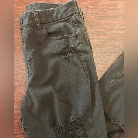 American Eagle women’s size 14 black distressed jeans - Picture 2 of 4